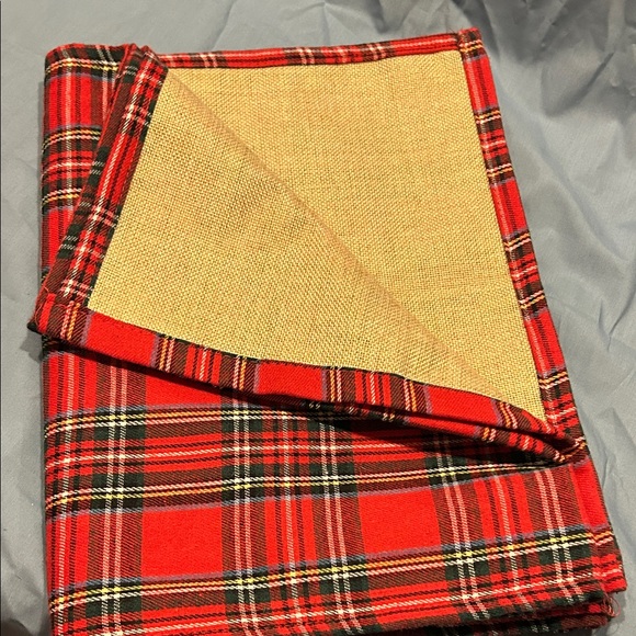 Red Plaid Table Runner & napkins - Picture 2 of 4